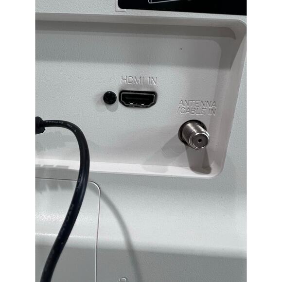 LG 24LJ4540-WU 24” LED TV 1080p HDMI White w/ Remote Tested Works - Picture 7 of 9